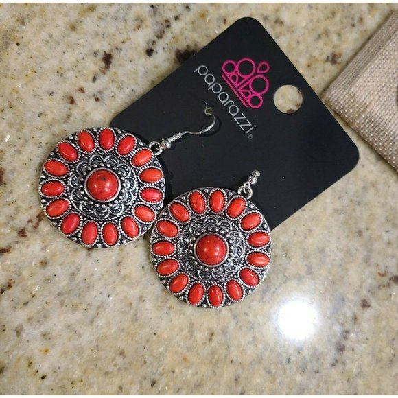 Paparazzi Red Silver Tone Lot Set of 3. 1-Necklace 2-Earrings - Picture 4 of 7